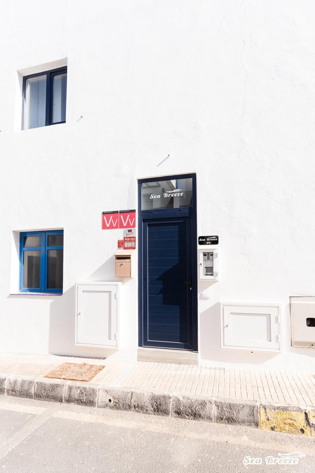 2 Apartments Sea Breeze Famara Dış mekan fotoğraf