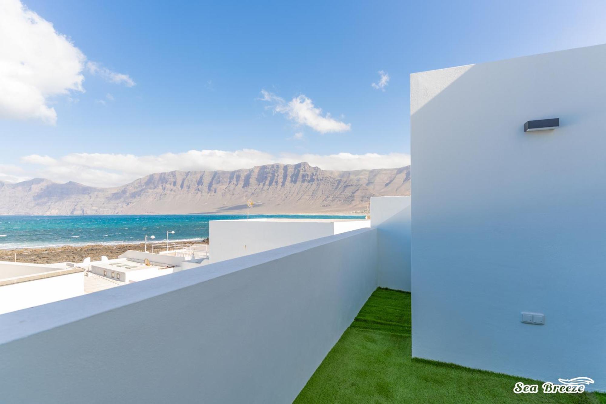 2 Apartments Sea Breeze Famara Dış mekan fotoğraf