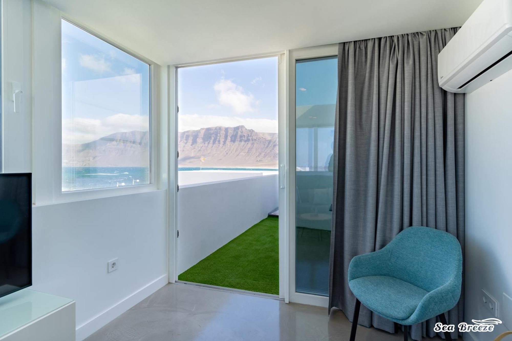 2 Apartments Sea Breeze Famara Dış mekan fotoğraf